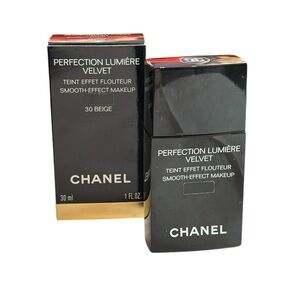 CHANEL Perfection Lumière Velvet Foundation - 30 Beige Smooth Effect